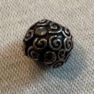 Pandora Silver Swirl Design bead.